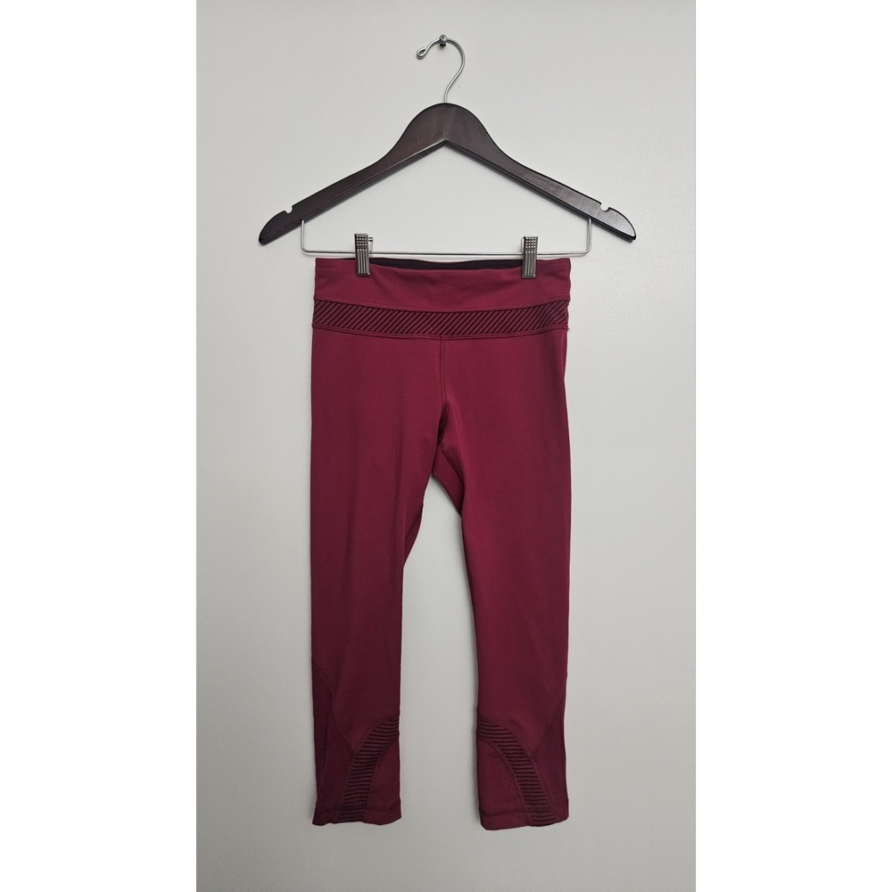 Lululemon Zone In‎ Crop 21" – Berry Rumble – Size 4